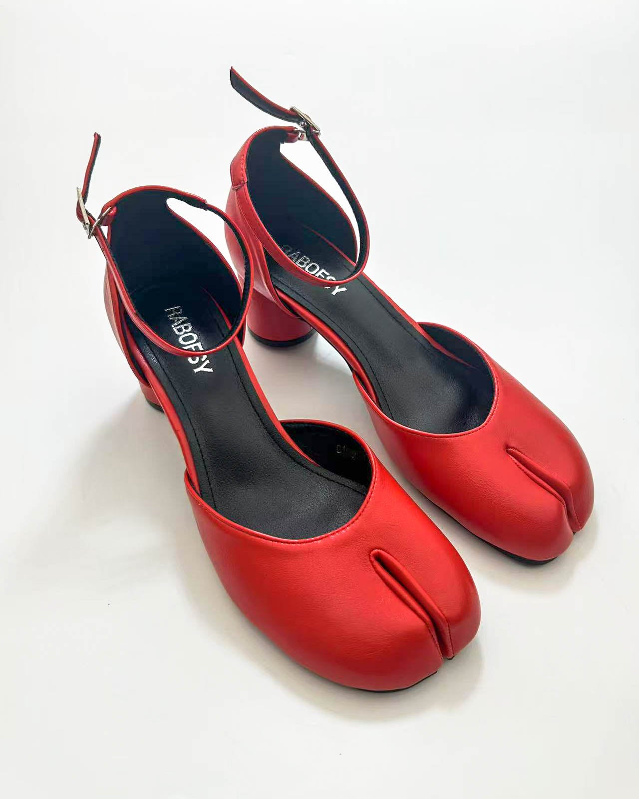 靴 Tabi Heels WoodChuckSato White with Silver Accents Tabi Split-Toe