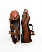 color_brown