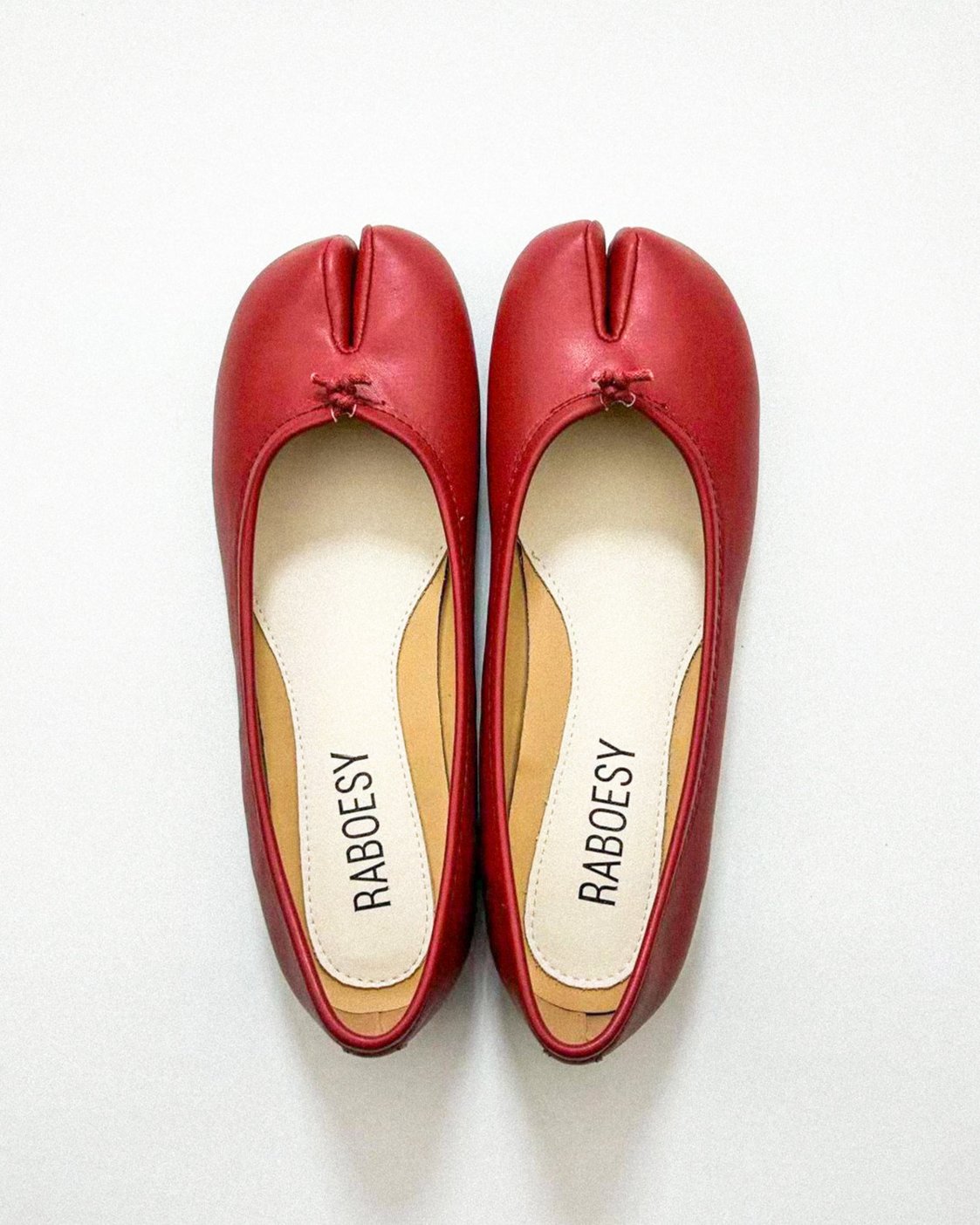 Red ballerina fashion flats