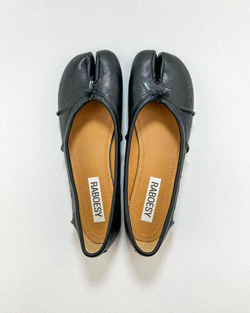 Wrinkles Tabi Ballet Flats