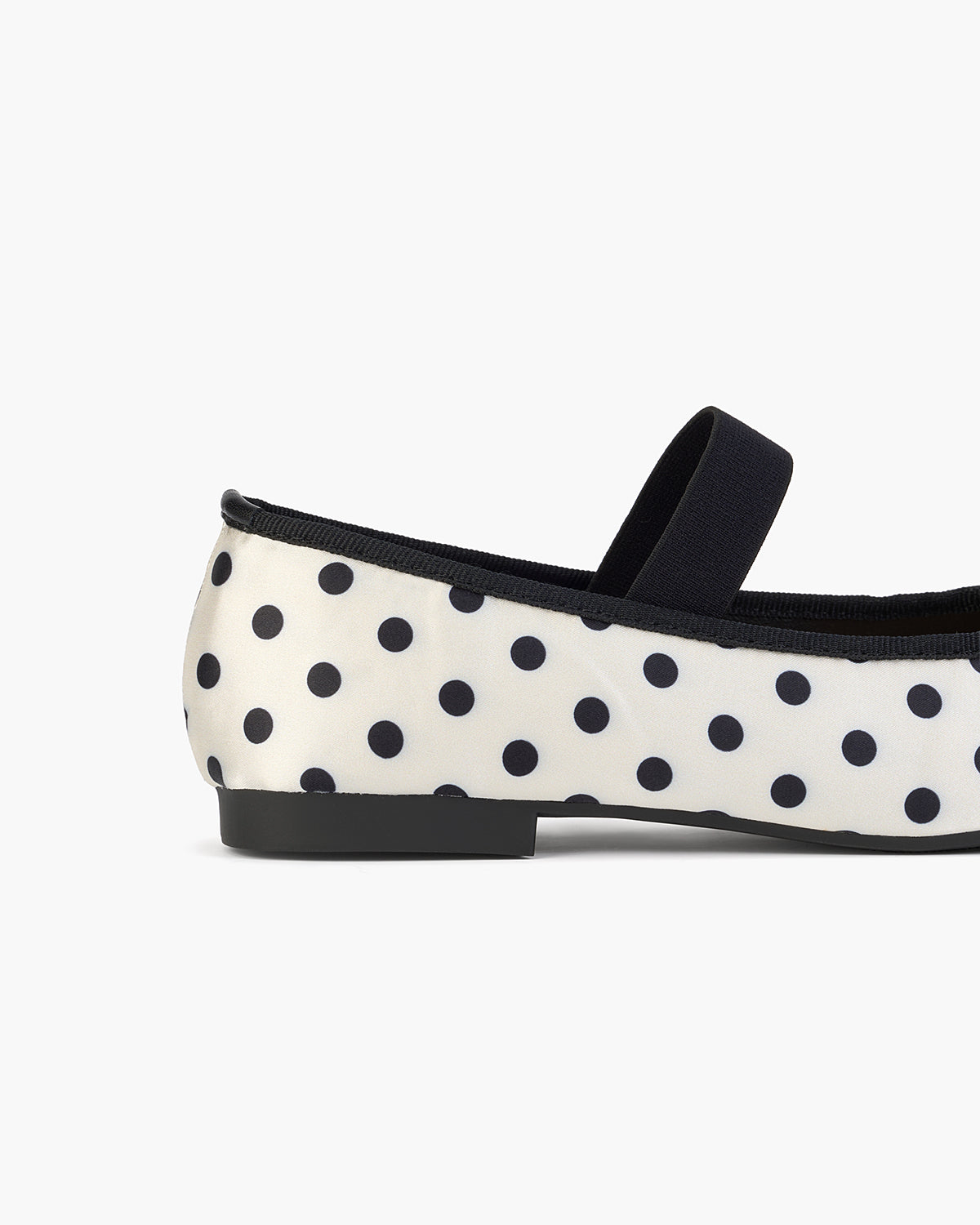 #color_whitepolkadots