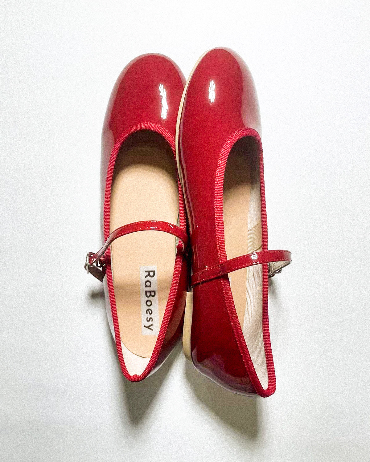 Round toe discount mary jane flats